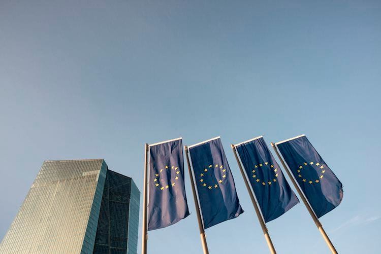 El débil crecimiento y la inflación persistente nos hacen ser más cautelosos con el BCE