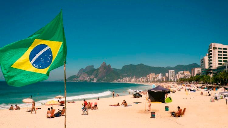 El banco central de Brasil reduce su tasa de interés en 50 puntos básicos a 5,50%
