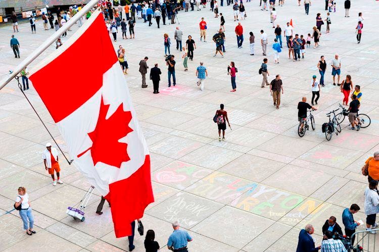 Canadá: Economía crece 1.2% en agosto, superando expectativa de 0.9%
