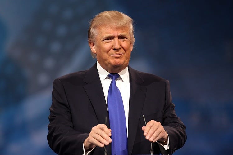 EE.UU.: Trump dice que están hablando con la UE sobre la OTAN y el comercio