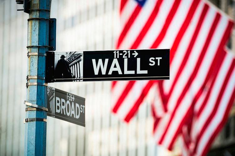 EE.UU.: Ventas minoristas suben más de lo esperado en junio y empujan al alza al dólar