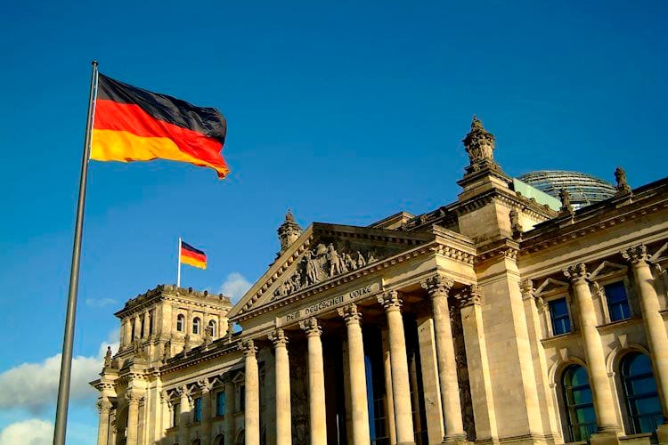 Alemania: Scholz dice que si las tensiones comerciales mundiales disminuyen, el crecimiento repuntará