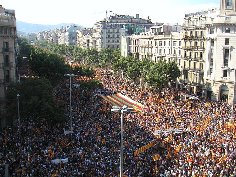 Las perspectivas del rating de España y Cataluña dependen de la resolución del impasse político