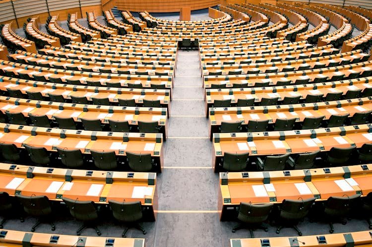 La Comisión Europea no varía la perspectiva de crecimiento de la Eurozona en 2020 y 2021