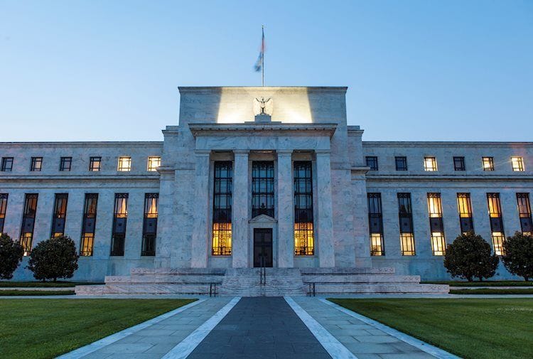 Discurso de Powell: Vemos la política actual de la Fed como restrictiva