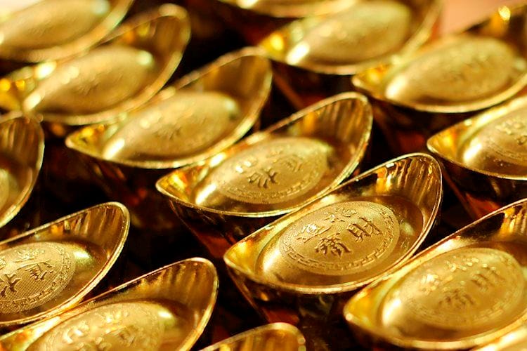 Oro Análisis del Precio: XAU/USD se aferra a modestas ganancias de recuperación, el sesgo bajista permanece intacto