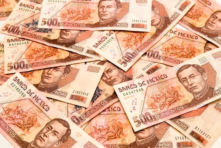 USD/MXN cae a mínimos en una semana debajo de 20.10