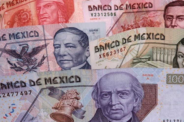 USD/MXN se acerca a los mínimos en meses tras regresar debajo de 23.00