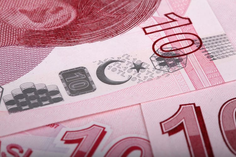 USD/TRY firme alrededor de 8.3000