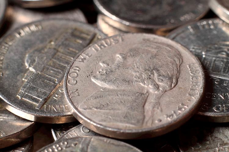 Plata Análisis del Precio: XAG/USD cae tras el fuerte PMI de servicios del ISM y los débiles JOLT, el USD se recupera