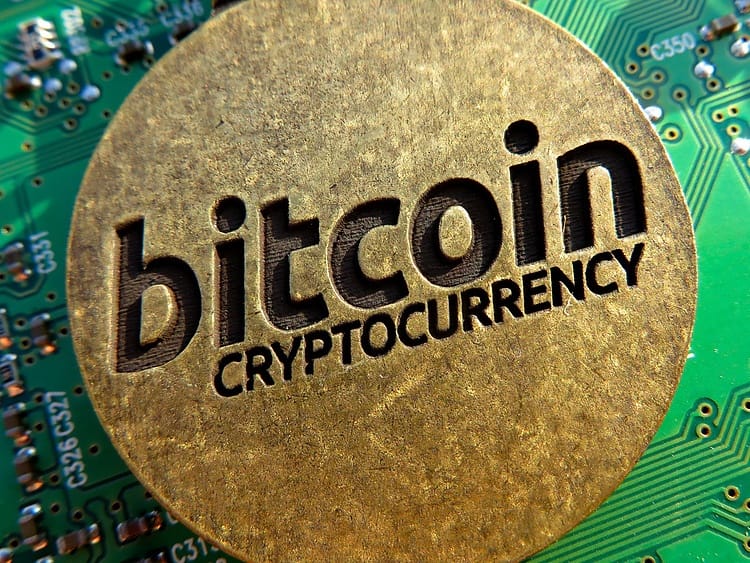 Pronóstico del Bitcoin, Ethereum y Ripple: El BTC alcanza un nuevo máximo histórico de 93.900$