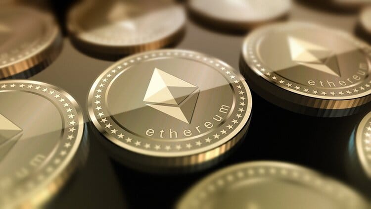 Pronóstico del precio de Ethereum: ETH corre el riesgo de caer hasta 2.258$ mientras las reservas en los intercambios continúan su tendencia alcista
