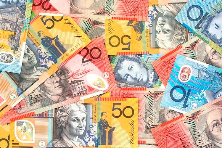 AUD/USD: Lentamente desciende, 0.6700 en las tarjetas