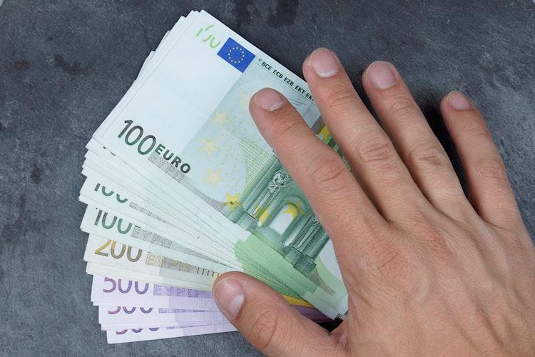 Previsión EUR/USD: 3 razones por las que puede caer después de un fin de semana de malas noticias