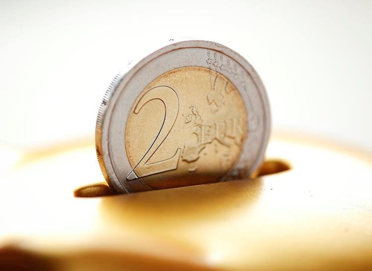 Pronóstico del EUR/USD: Los alcistas desafían la línea en la arena de 1.2000 del BCE