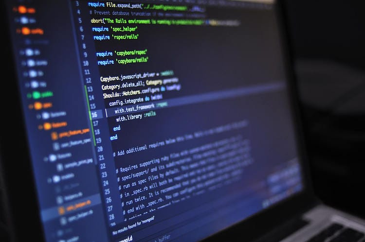 Las acciones de Salesforce cierran un 1.74 % al alza el martes
